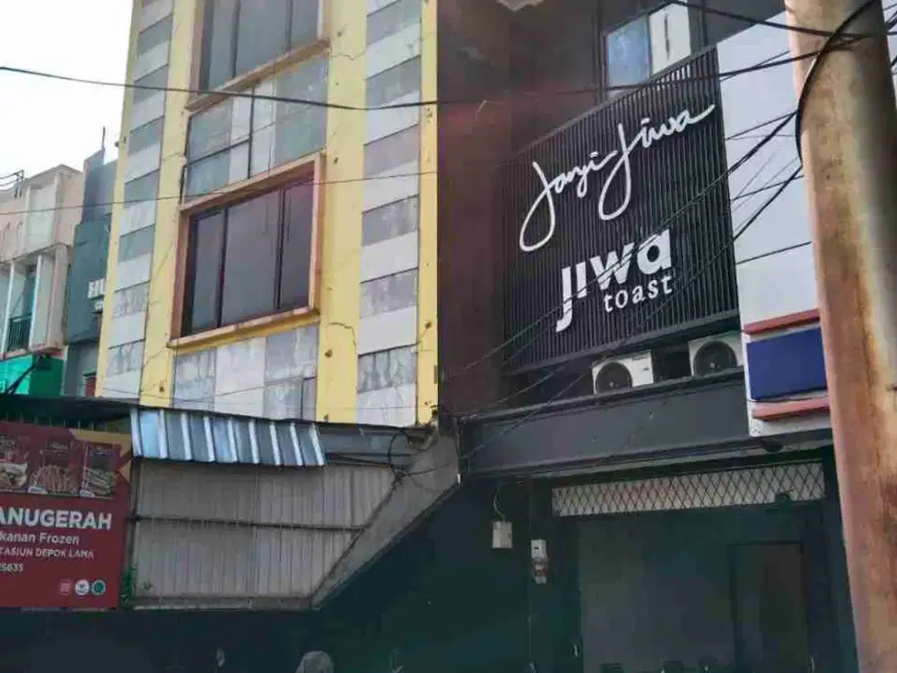 disewakan ruko strategis dipinggir jalan