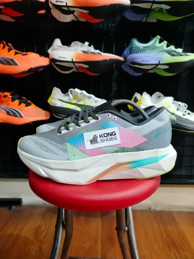 SEPATU NB SC ELTE FUELCELL V4 GREY PINK