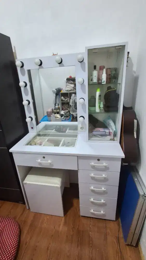 Set Meja Rias Artis Minimalis