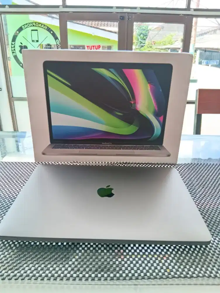 MacBook Pro M2 8/256 13 (2022)