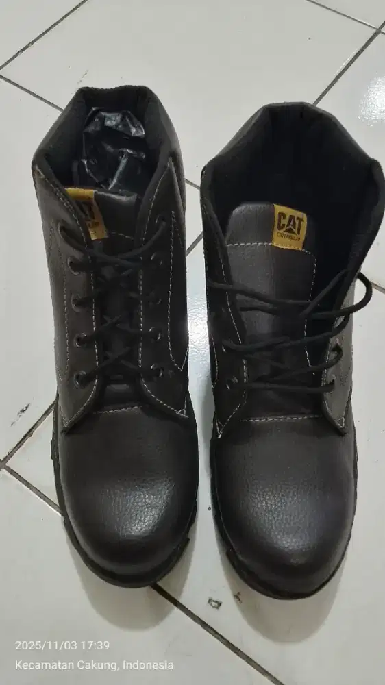 Sepatu safety siap pqkai
