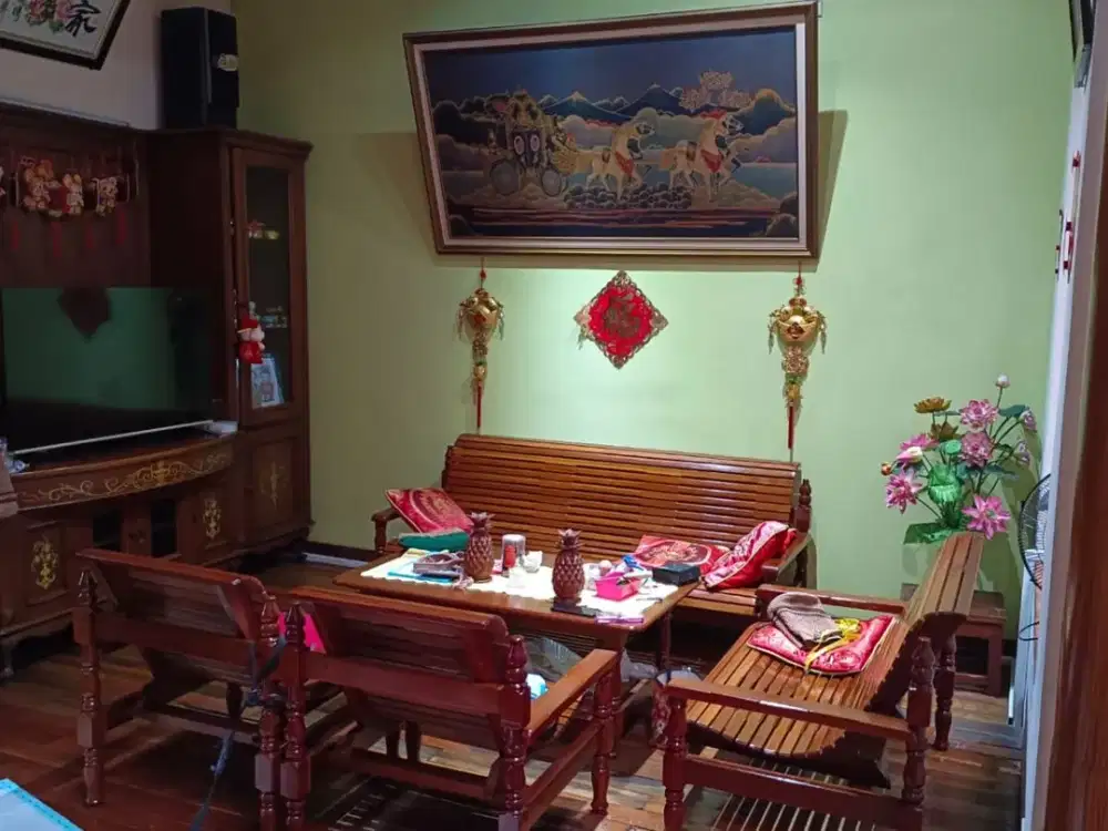 Dijual Rumah Mewah, di Duren Sawit. 5 kamar tidur.