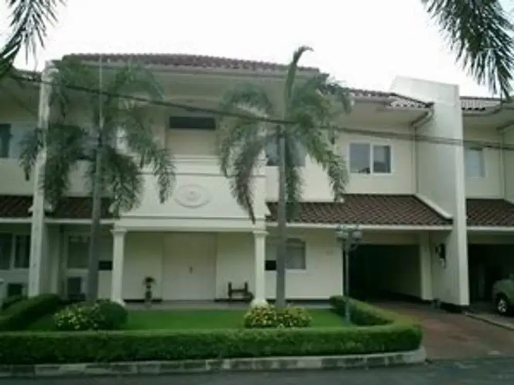 Sewa Rumah Townhouse Pondok Intan Residence 5H Furnished Swimming Pool