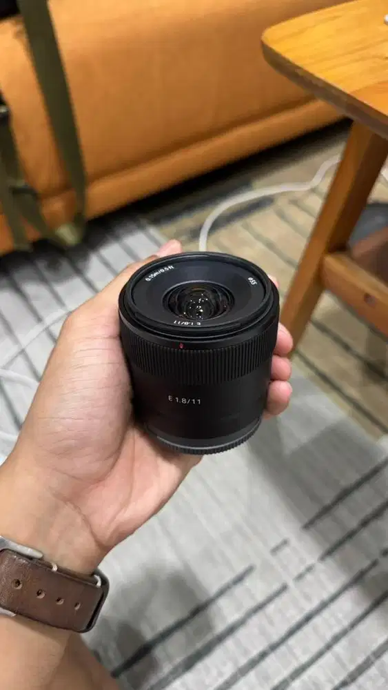 Lensa Sony E 11mm/1.8 APSC