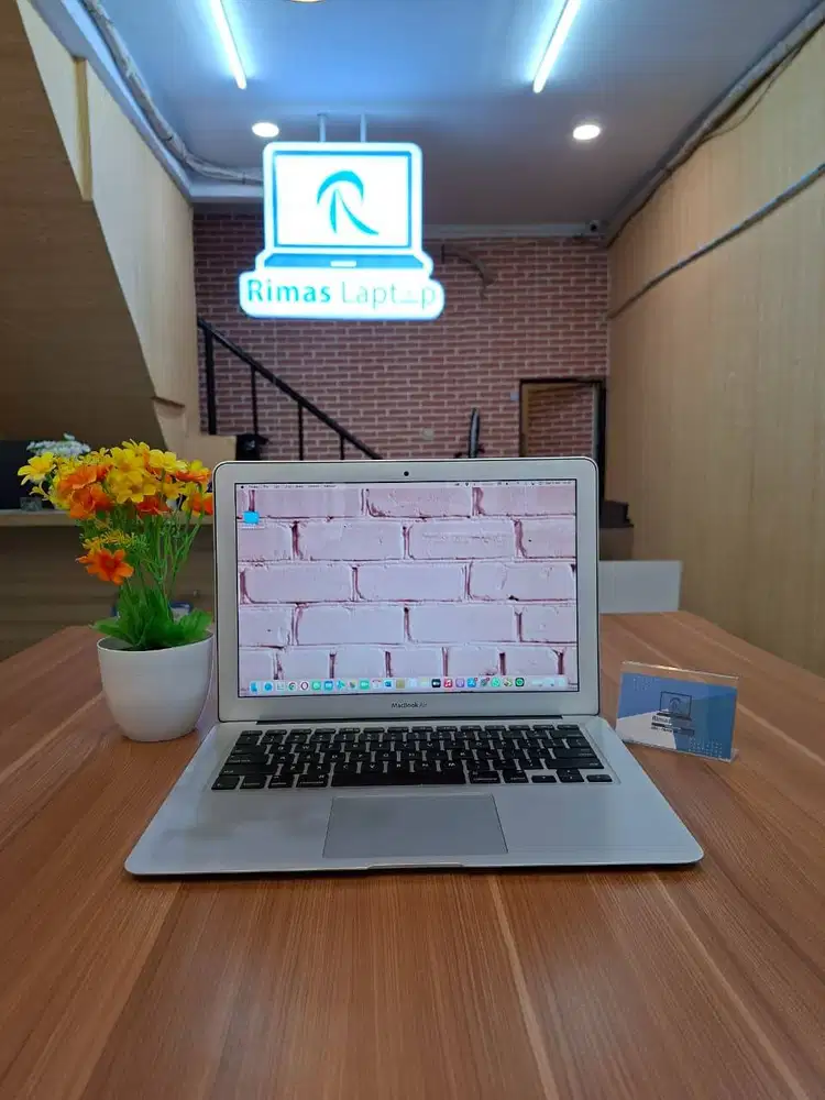 LAPTOP MACBOOK AIR 2015 RAM 5GB SSD 128GB INTEL HD GROHICS 6000