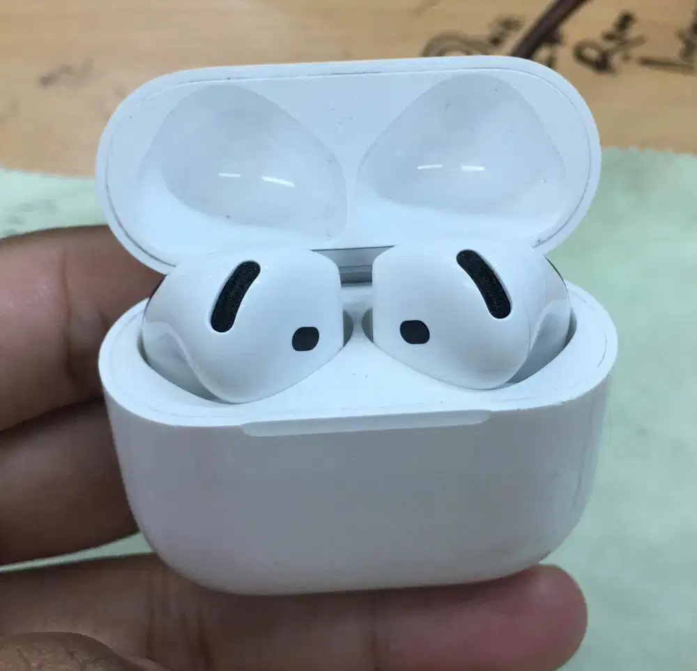 Airpods 4 Mulus unit dan Cabel Ori aja, Minus Box tak ketemu