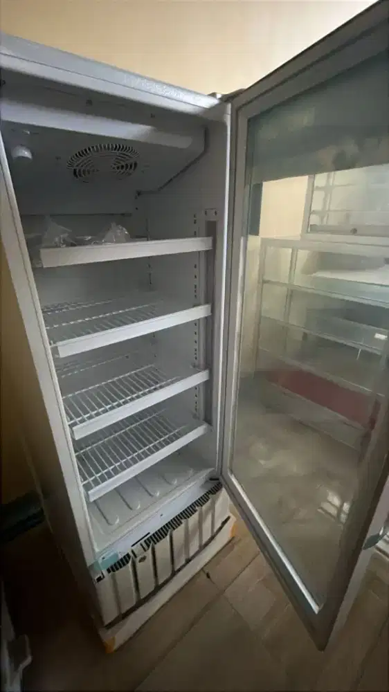 Dijual SHOWCASE MEREK AQUA new