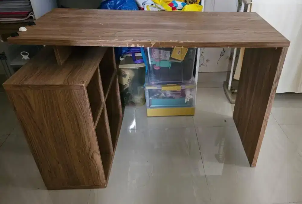 Preloved Meja Belajar / Kantor

Ukuran =
P 110 x L 50 x T 75 cm