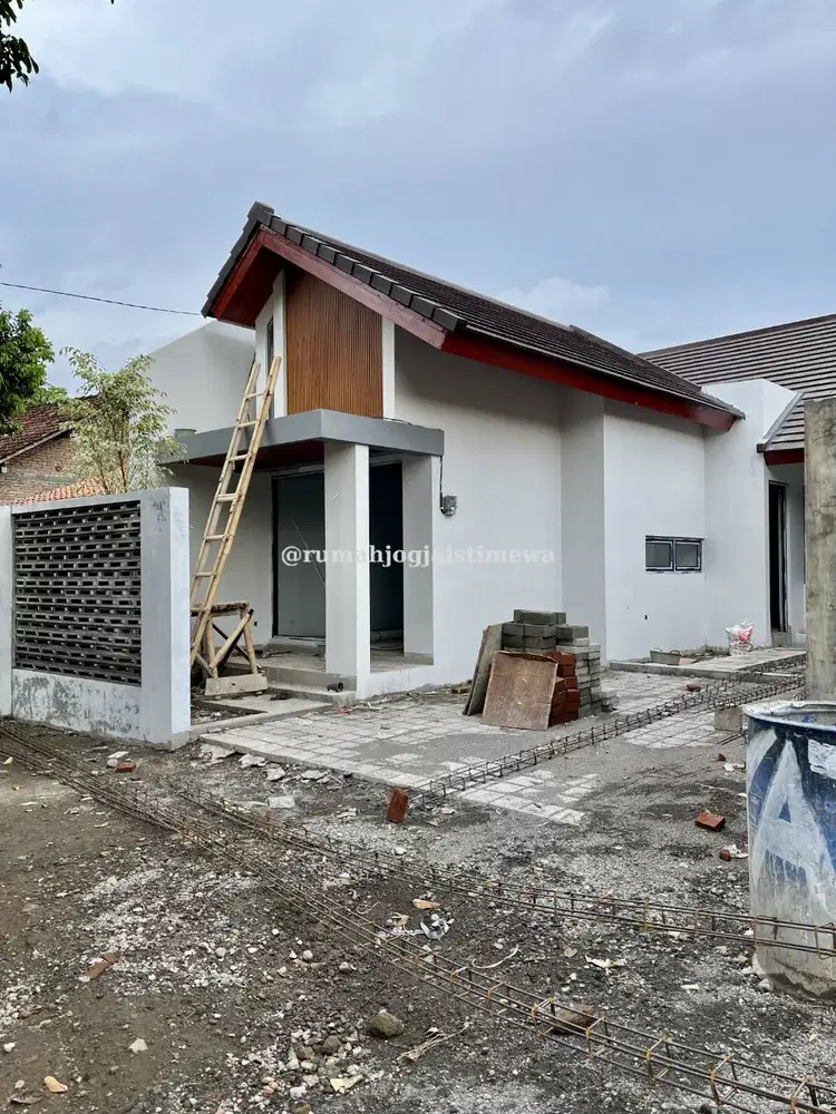 Rumah Baru di Barat Pasar Cebongan JL Kebonagung Seyegan