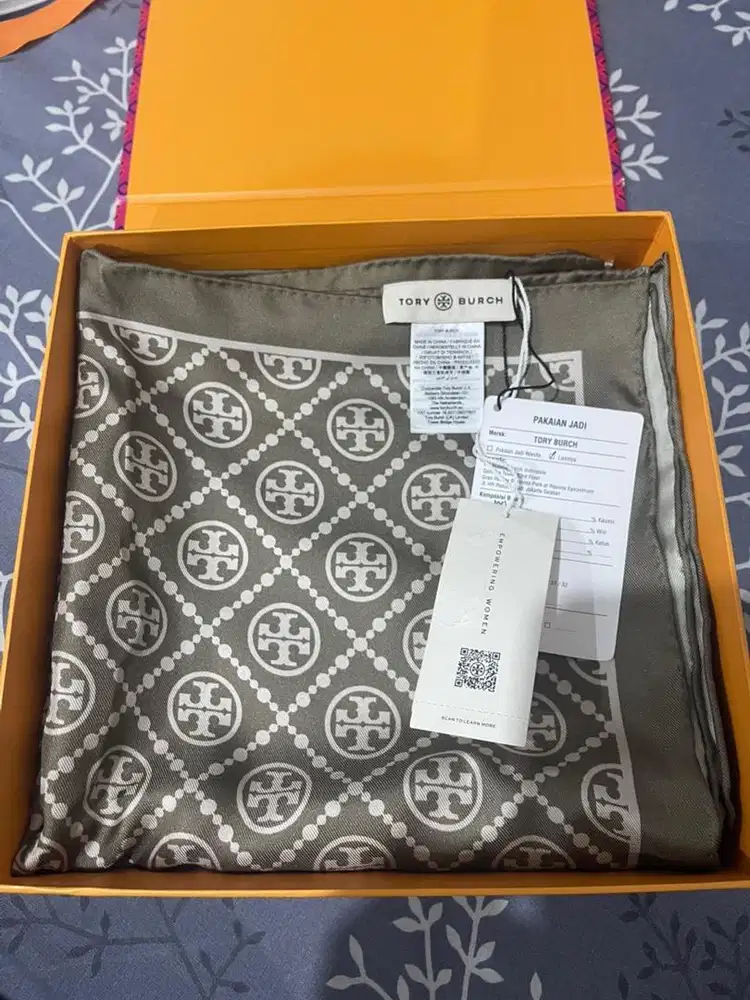 Tory Burch Double Side Silk Scraf