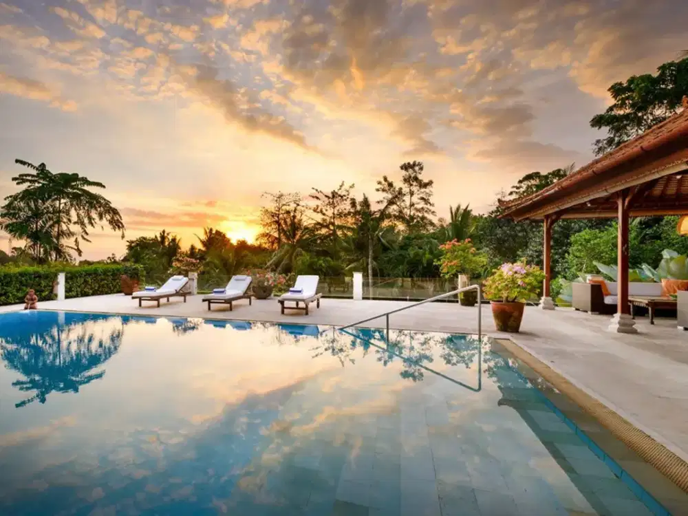 Leasehold - A Grand 7-Bedroom Luxury Retreat Surrounded by Nature