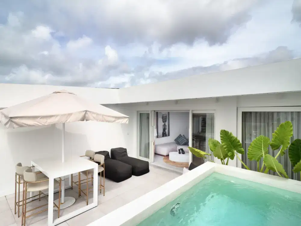 Leasehold - Endless Ocean Views from Your Private Rooftop Jacuzzi - Canggu Penthouse, Bali