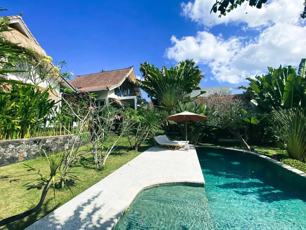 Freehold - Tropical Oasis Private Villa, Taman & Kolam Renang Canggu