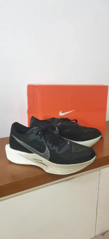 Nike Vaporfly Next3% Black Metalic Gold Grain