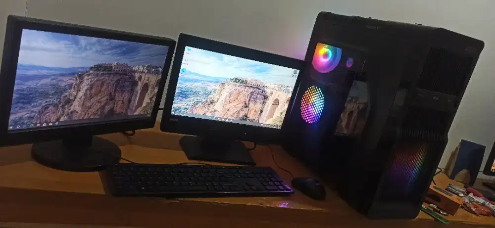 Komputer set dual monitor core i5 2400