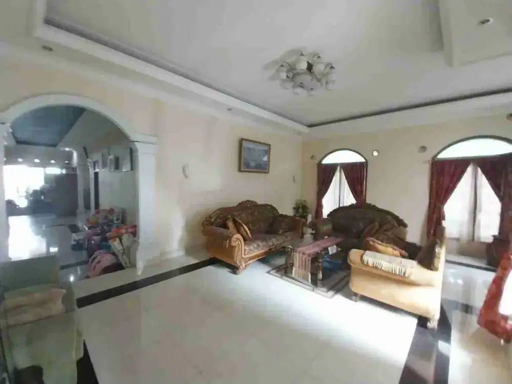 rumah luas di villa melati mas serpong tangerang banten