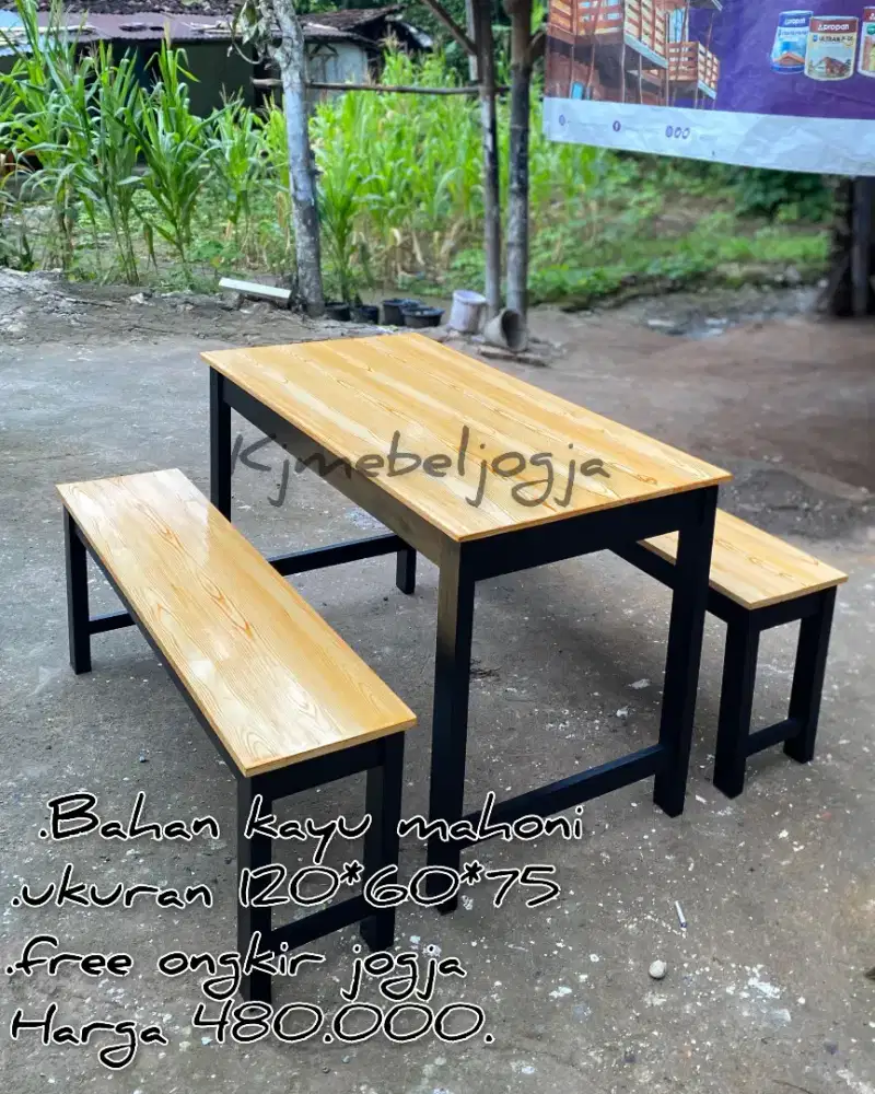 Meja panjang kursi panjang