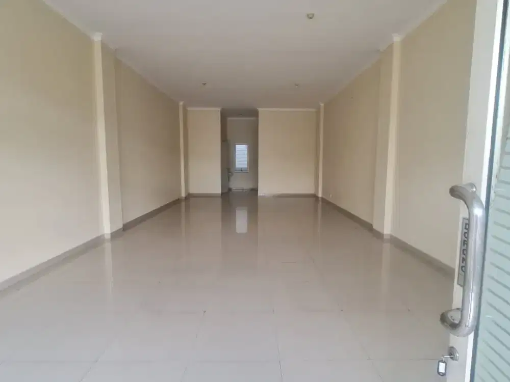 Ruko 3 Lantai Terrace 8 Blok A di Suvarna Sutera Tangerang 1K90006Y
