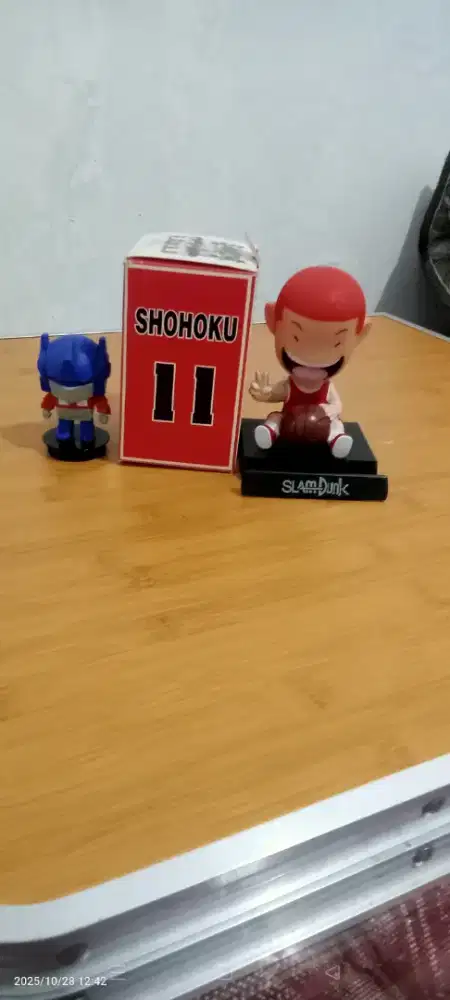 Hiasan mobil geleng-geleng