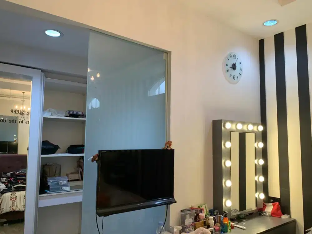 JUAL RUMAH GREEN LAKE CITY SEMI FURNISH