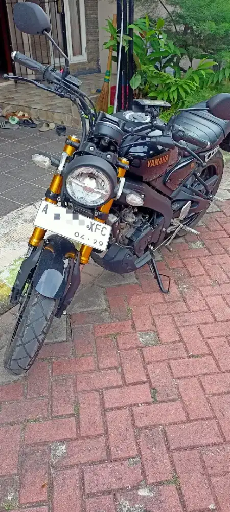 Yamaha XSR 155 Tahun 2024 - Warna Hitam Mulus!