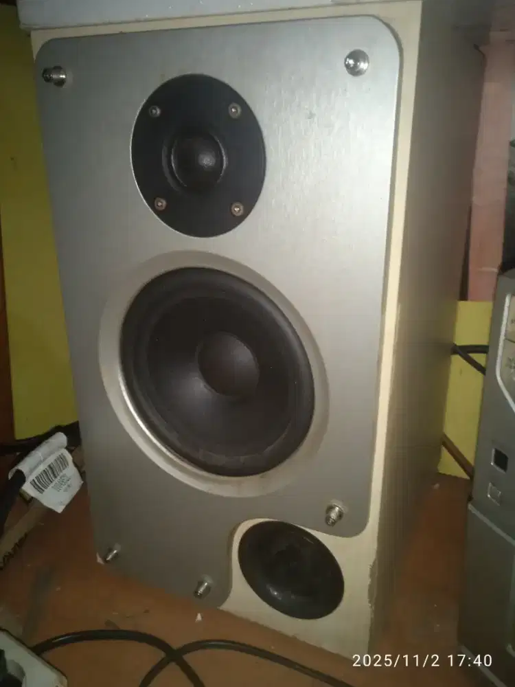 Speaker pasif aowa. Normal suara mantap jernih ngebas. Mulus