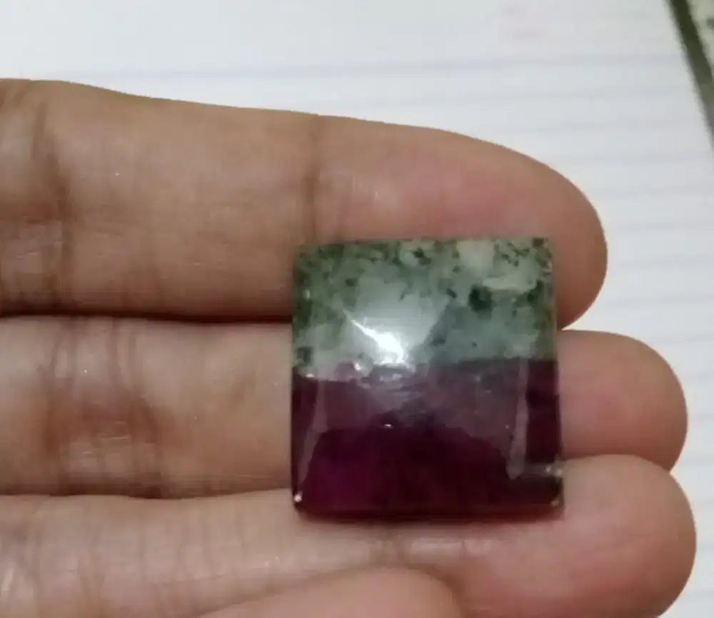 Batu Ruby persegi
