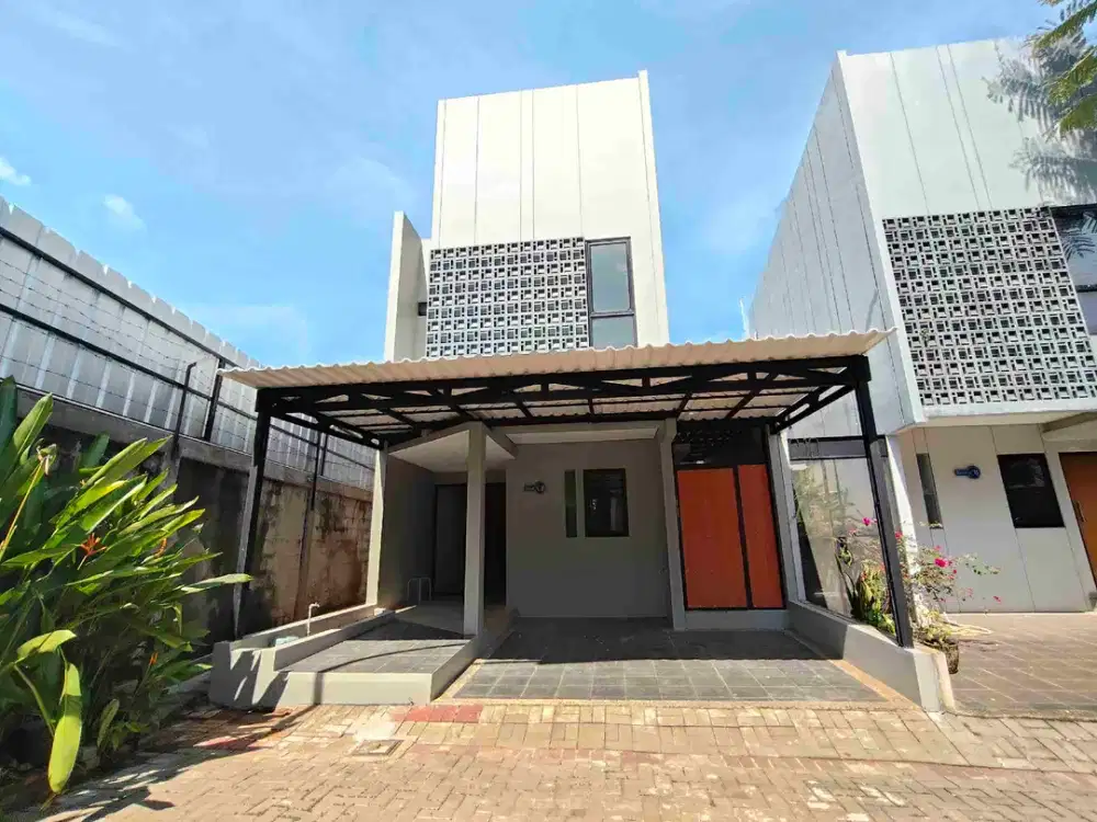 Rumah Industrialis Siap Huni Lokasi Pojokan dekat Akses Stasiun Sudimara
