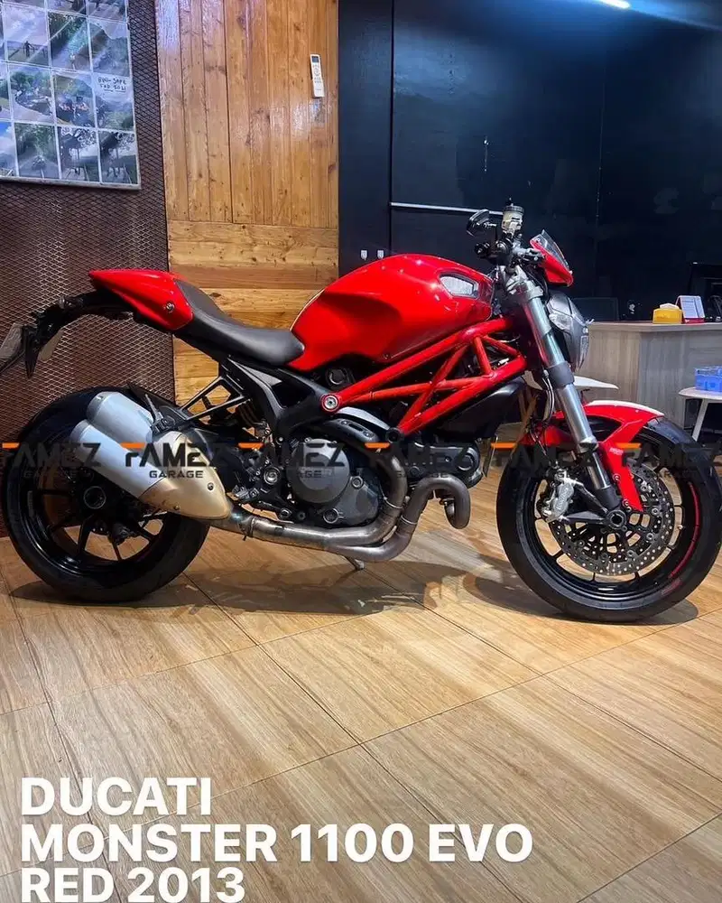 Ducati Monster 1100 EVO bukan 795