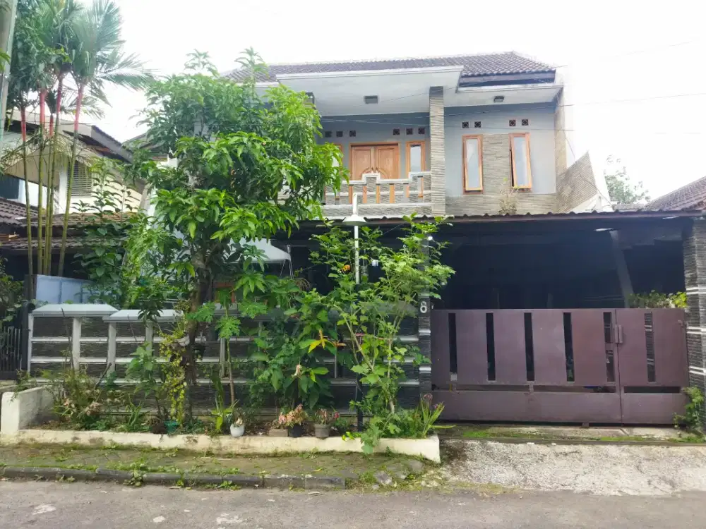 Rumah di tengah kota ( bisa Nego)