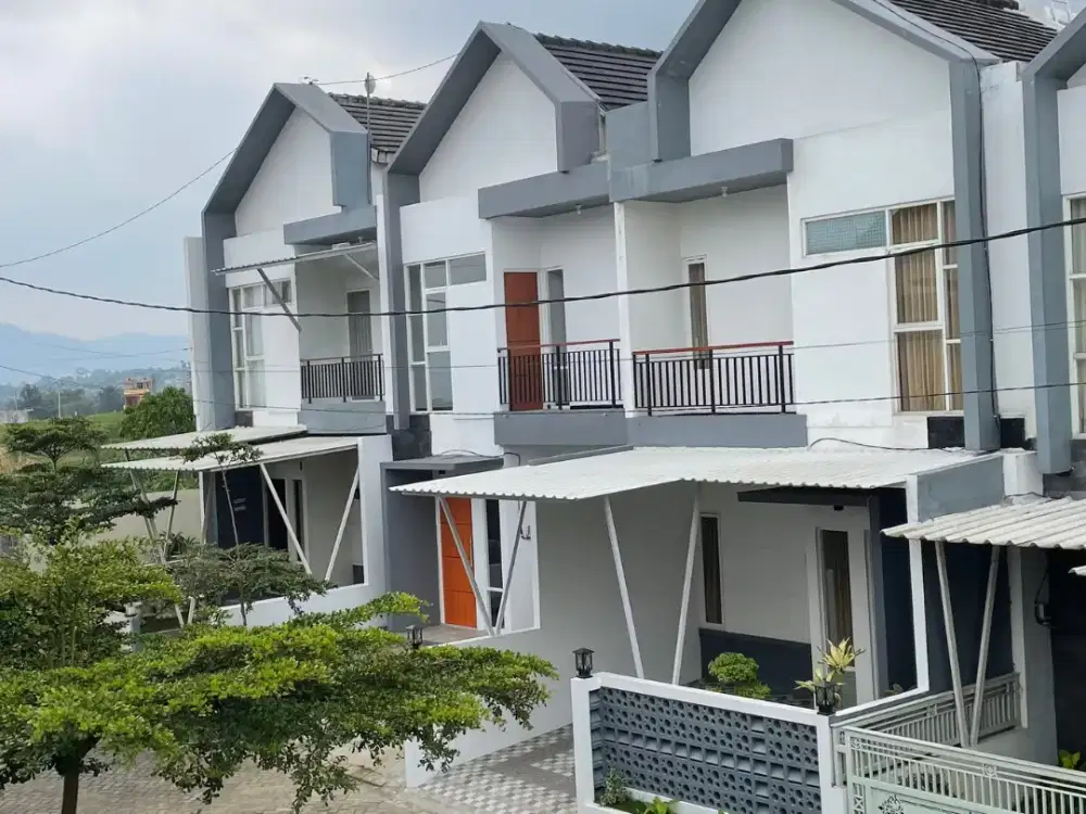 FREE FURNITURE| VILLA 2 LT KOTA BATU 10 MENIT DARI JATIMPARK 2 & BNS