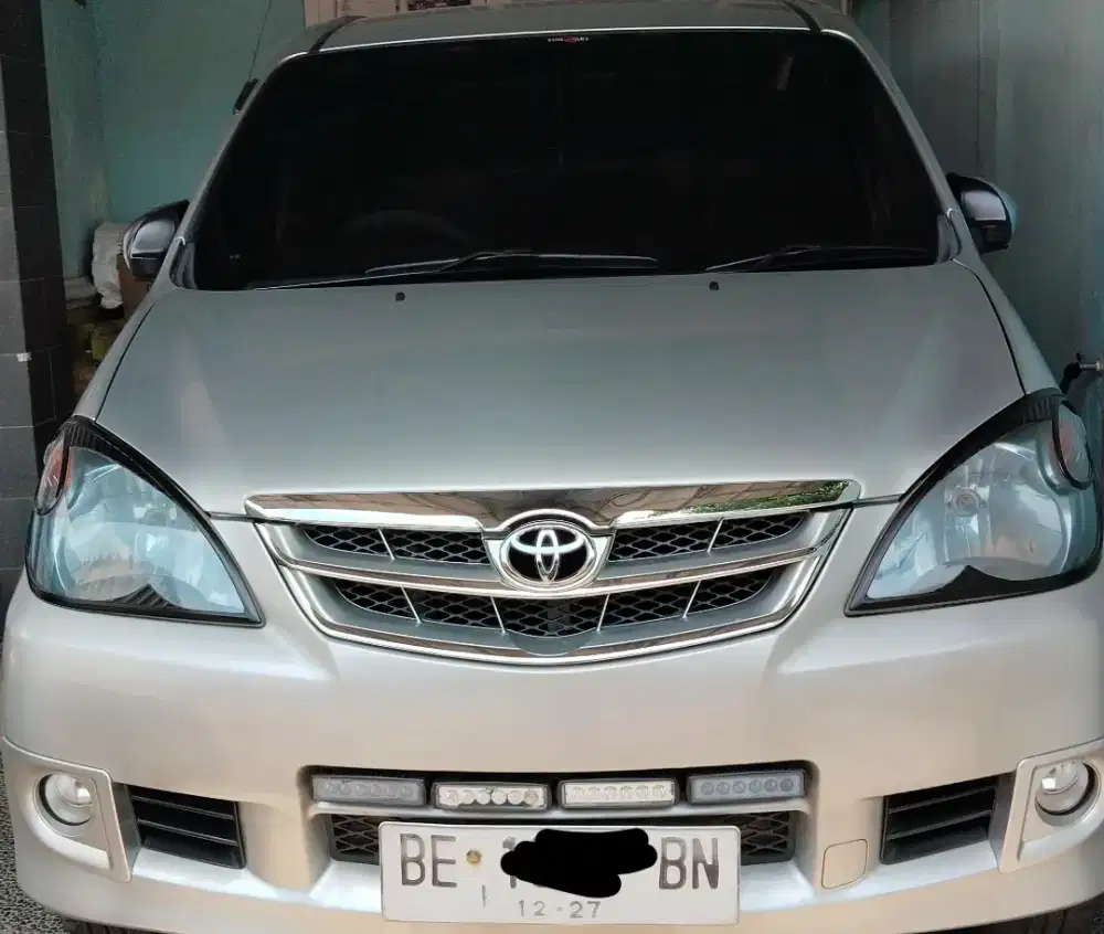 Di jual Mobil Toyota Avanza