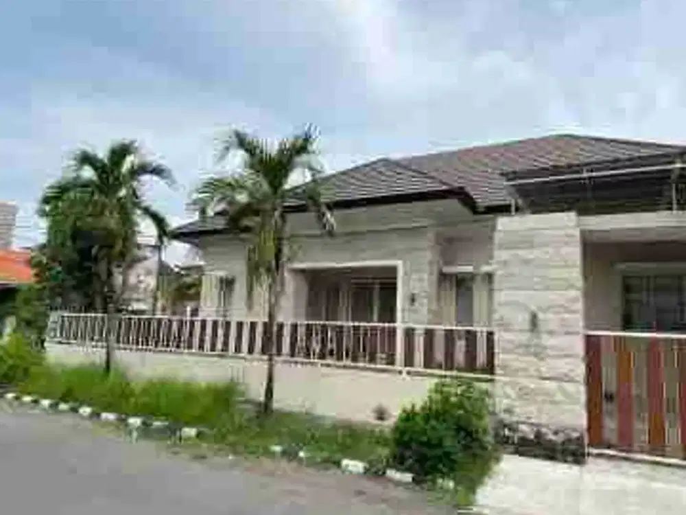 Dijual Rumah Hook Darmo Permai Timur 
Luas Tanah : 370 m²