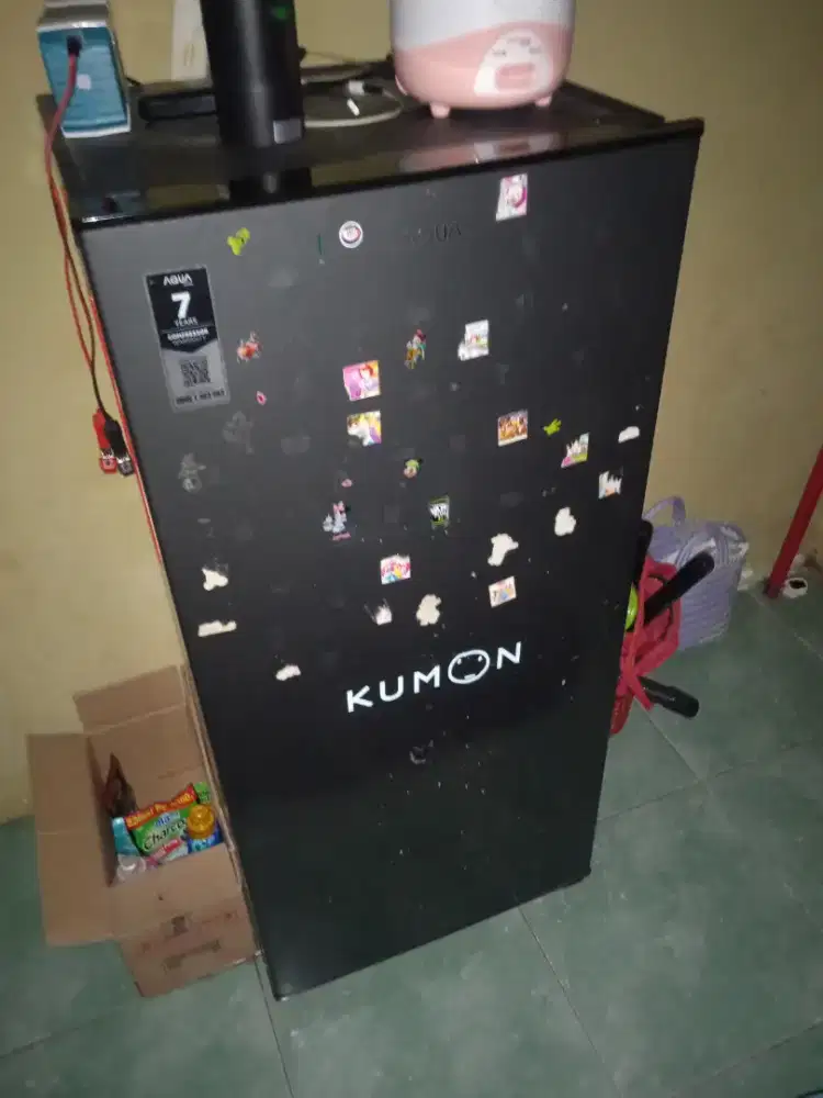 Jual santai kulkas AQUA kondisi masih bagus HARGA NETT