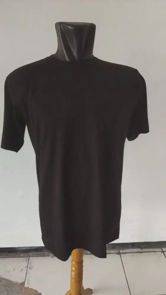 Kaos katun hitam polos cotton combed 24s