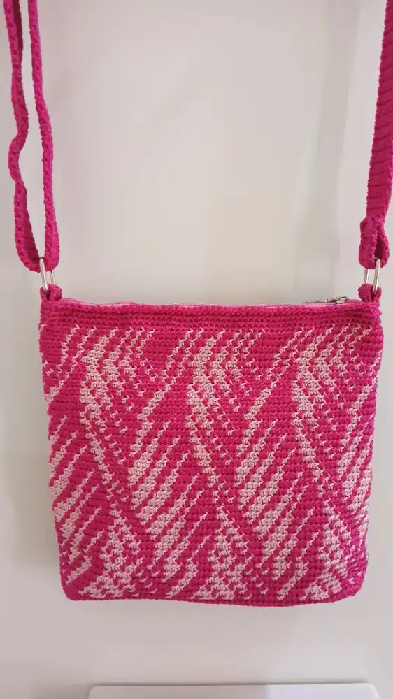 Tas rajut motif halilintar