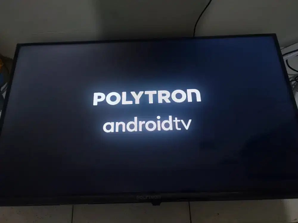 polytron smart android TV