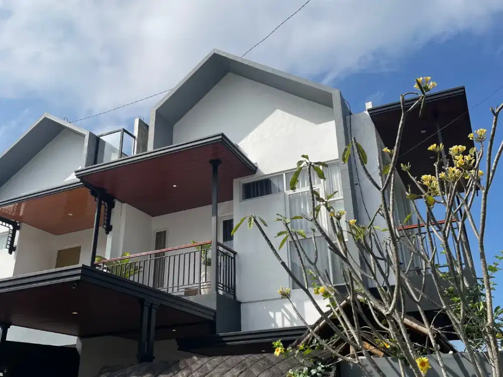 Dijual villa 2 lantai fasilitas terlengkap management sewa kelola