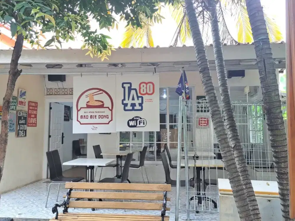 Rumah Ex. Resto di Lenteng Agung Jakarta Selatan, Sebrang Kampus Universitas Pancasila