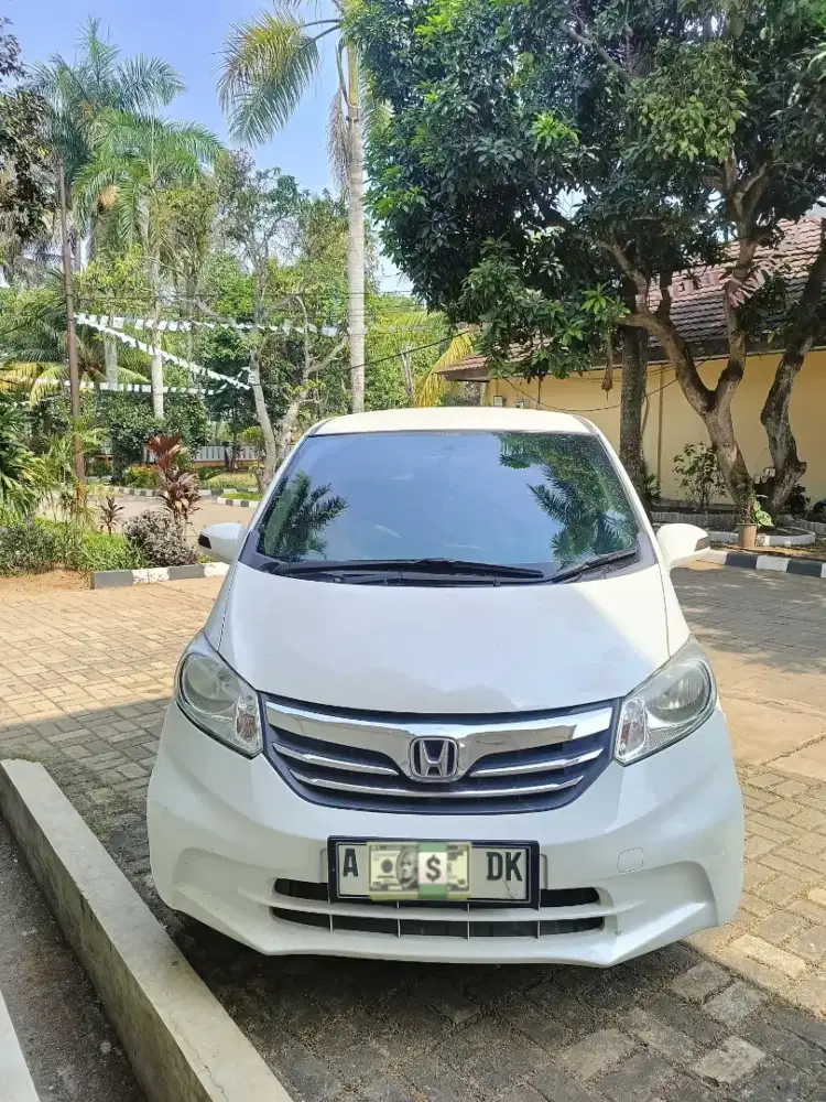Honda Freed SD 2013