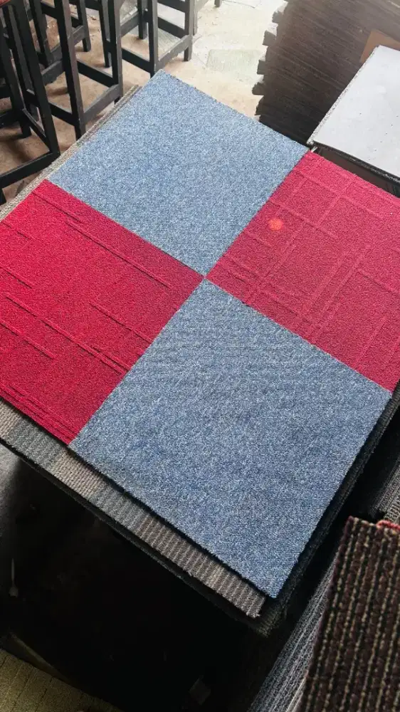 Karpet tile bekas kantor
