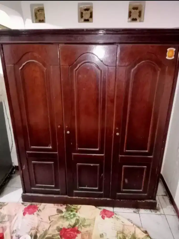 Lemari Baju 3 Pintu Jati
