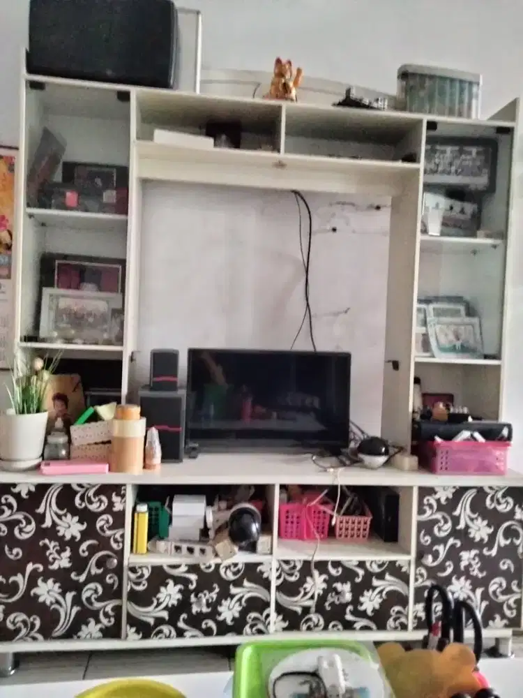 Lemari tv / skat ruangan