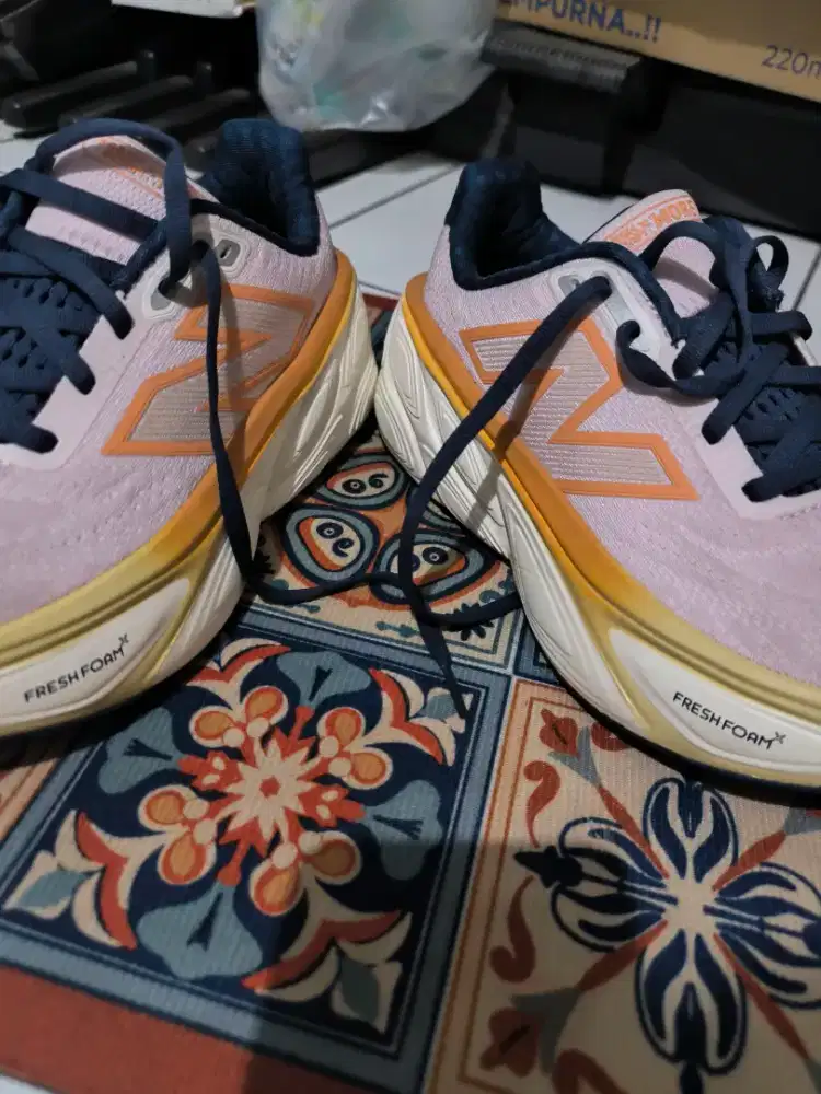 Sepatu Lari Running Shoes NewBalance NB Fresh Foam XMore V5