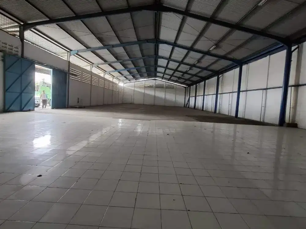 Sewa gudang siap pakai terawat produktif lok stratgis , tengah kota