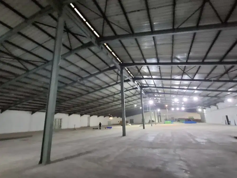 Sewa gudang bagus siap pakai , jarang ada , lantai cor beton