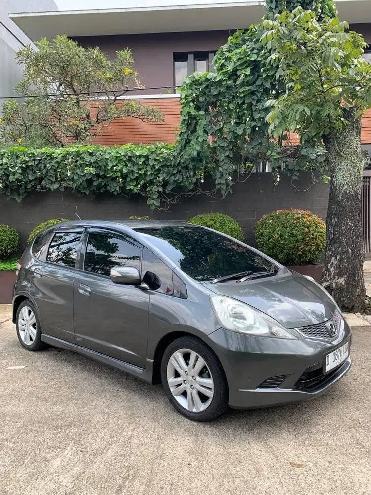 JUAL JAZZ RS ( AT ) 2011/2010 DP 10 JT