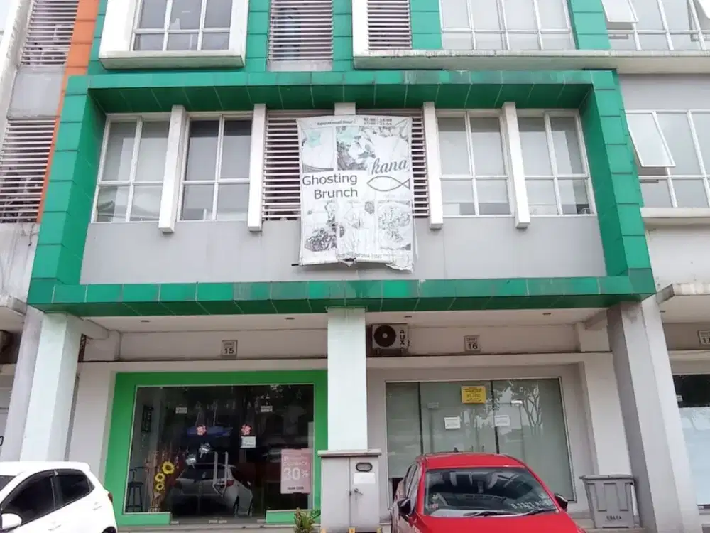 Disewakan Ruko 3 Lantai Luas 240 M2 Siap Huni  Dekat Summarecon mal Serpong