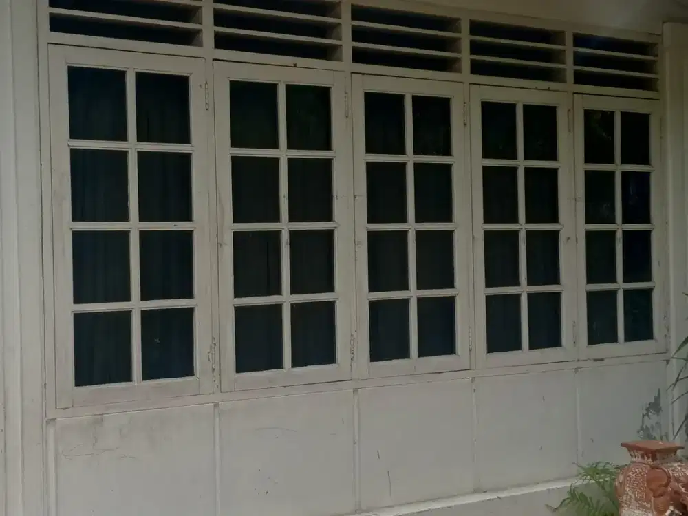 Rumah Luas Di Menteng Perlu Sedikit Renovasi