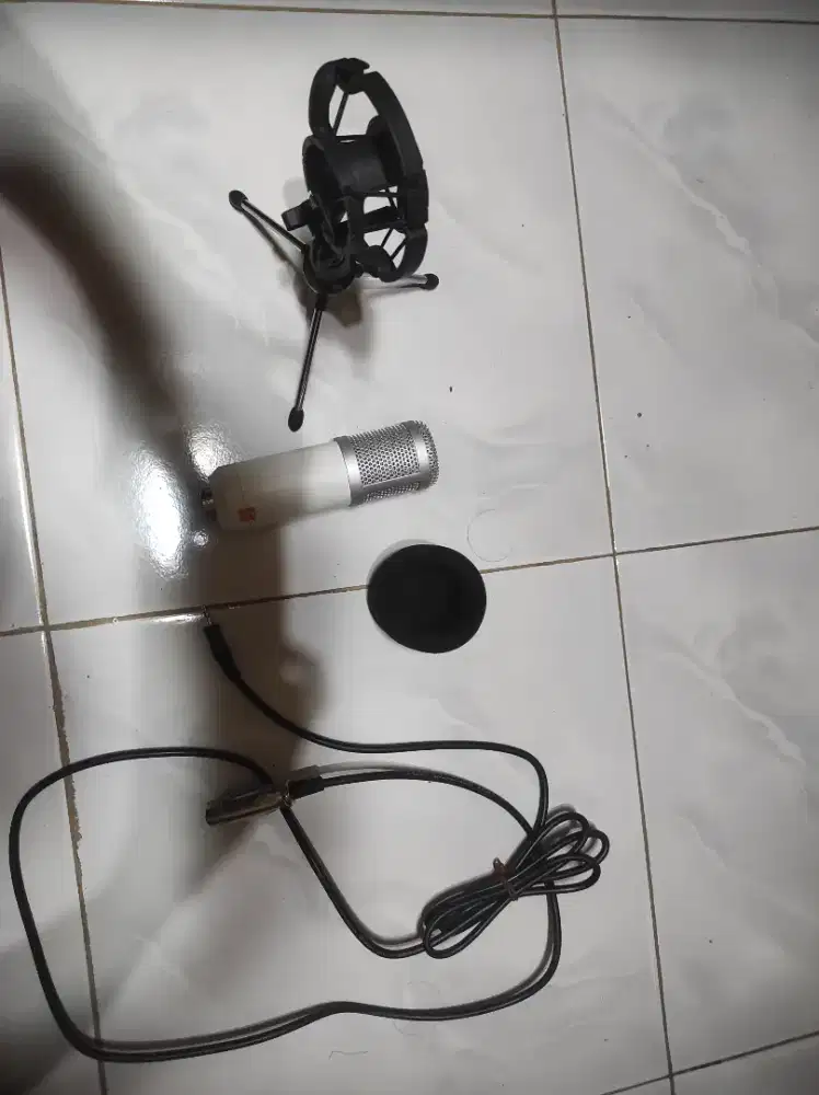 NYK Nemesis MCA-06 / MCA06 Apollo Condenser Microphone Free Standing